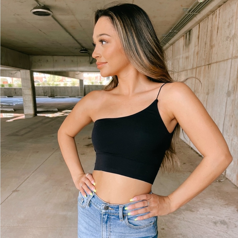 ANWND One Shoulder Strap Seamless Crop Top - Black NWT